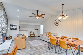 'the Duck Farm' Sugar Tree Hideaway w/ Yard!