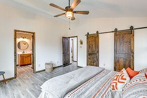 'the Duck Farm' Sugar Tree Hideaway w/ Yard!