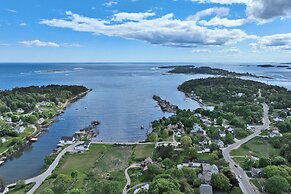 Charming Orr's Island Cottage w/ Ocean Views