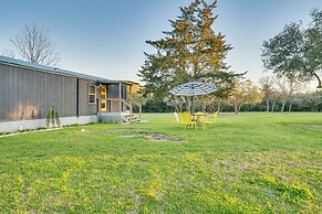 Near Majek Vineyard: Private Schulenburg Cabin