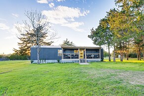 Near Majek Vineyard: Private Schulenburg Cabin