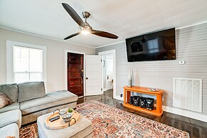 Peaceful Cottage w/ Yard: 2 Mi to Kentucky Lake!