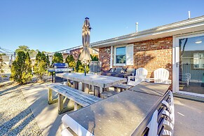 Lavallette Apartment w/ Patio - Walk to the Beach!