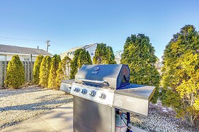 Lavallette Apartment w/ Patio - Walk to the Beach!