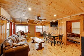 Lovely Maine Cabin w/ Deck, Gas Grill & Fire Pit!