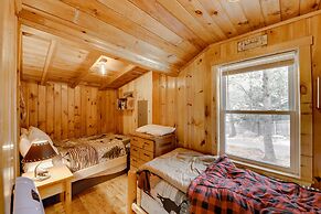 Lovely Maine Cabin w/ Deck, Gas Grill & Fire Pit!