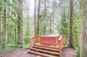 Forested 'minikahda Lodge' w/ Hot Tub Near Mt Hood