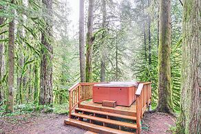 Forested 'minikahda Lodge' w/ Hot Tub Near Mt Hood