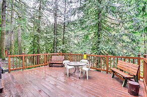 Forested 'minikahda Lodge' w/ Hot Tub Near Mt Hood