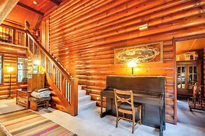 Forested 'minikahda Lodge' w/ Hot Tub Near Mt Hood