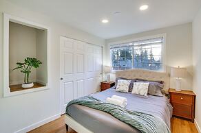 Modern Kirkland Home w/ Sauna & Outdoor Fireplace