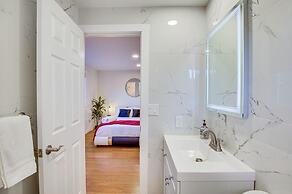 Modern Kirkland Home w/ Sauna & Outdoor Fireplace