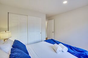 Modern Kirkland Home w/ Sauna & Outdoor Fireplace