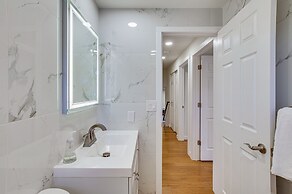 Modern Kirkland Home w/ Sauna & Outdoor Fireplace