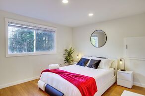 Modern Kirkland Home w/ Sauna & Outdoor Fireplace