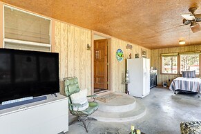 Pet-friendly Higden Getaway < 1 Mi to Marina!