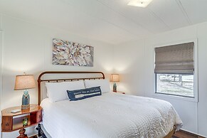 Pet-friendly Higden Getaway < 1 Mi to Marina!