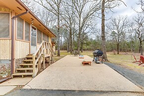 Pet-friendly Higden Getaway < 1 Mi to Marina!