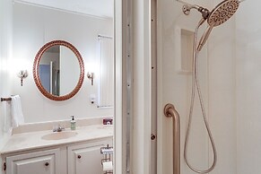 Pet-friendly Higden Getaway < 1 Mi to Marina!