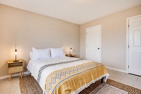 Convenient Joshua Tree Apartment - Walk to Town!