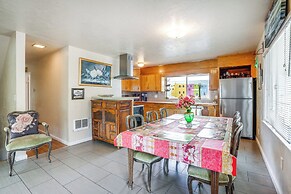 Pet-friendly Apartment: 1 Mi to Lake Merritt!