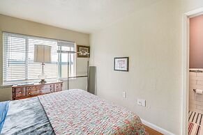 Pet-friendly Apartment: 1 Mi to Lake Merritt!