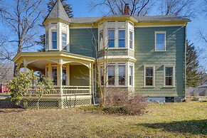 Pet-friendly Hudson Home Near Won Dharma Center!