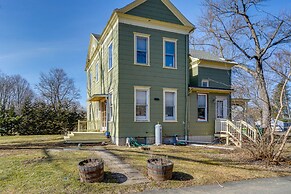 Pet-friendly Hudson Home Near Won Dharma Center!