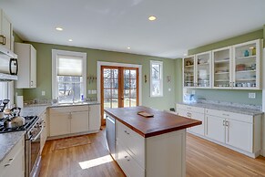 Pet-friendly Hudson Home Near Won Dharma Center!