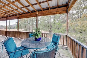 Pet-friendly Dover Cottage w/ Deck + Mtn Views!