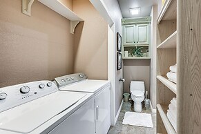 Pet-friendly Dover Cottage w/ Deck + Mtn Views!