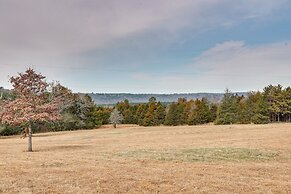 Pet-friendly Dover Cottage w/ Deck + Mtn Views!