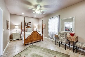 Pet-friendly Dover Cottage w/ Deck + Mtn Views!