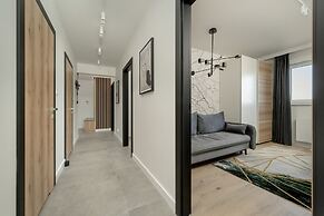 Bright & Peaceful Apartment by Renters