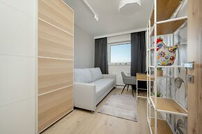 Bright & Peaceful Apartment by Renters