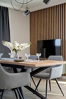 Bright & Peaceful Apartment by Renters