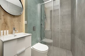 Bright & Peaceful Apartment by Renters