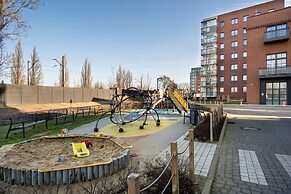 Bright & Peaceful Apartment by Renters