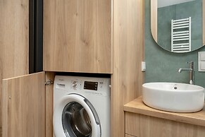 Bright & Peaceful Apartment by Renters