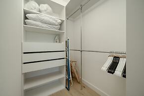 Bright & Peaceful Apartment by Renters