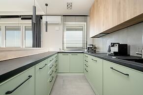 Bright & Peaceful Apartment by Renters