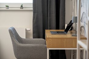 Bright & Peaceful Apartment by Renters