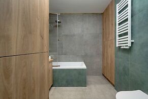 Bright & Peaceful Apartment by Renters