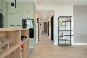 Bright & Peaceful Apartment by Renters