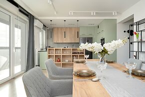 Bright & Peaceful Apartment by Renters