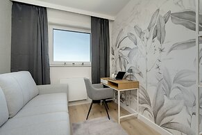 Bright & Peaceful Apartment by Renters