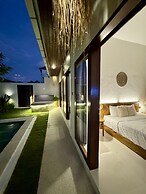 Lovely 2 Bedroom Villa Next to Munggu Beach!