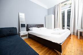 Egnatia Central Spacious 3 Bd Apt