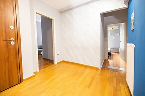 Egnatia Central Spacious 3 Bd Apt