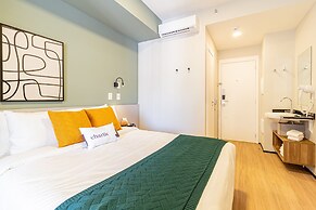 House of Charlie Pinheiros